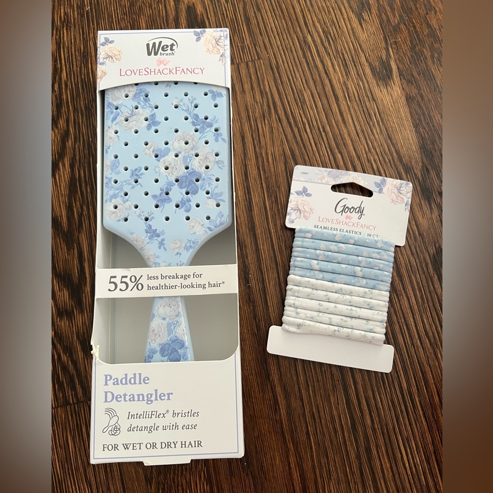 LoveShackFancy X Wet Brush Paddle Detangler Hair Brush and Elastics (Blue)
